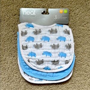 NWT Neat Solutions Baby Bibs Set